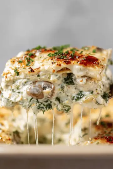 Creamy Spinach and Mushroom Lasagna
