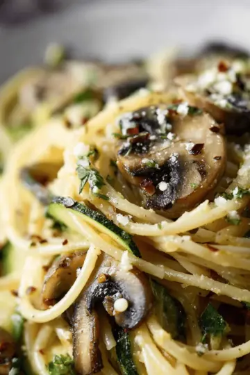 Mushroom and Zucchini Pasta