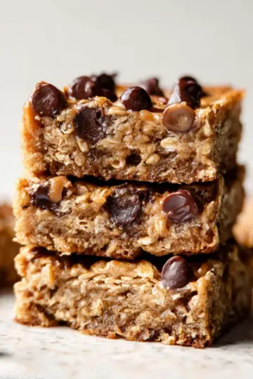 Peanut Butter Banana Chocolate Chip Oatmeal Bars
