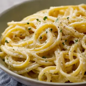 Creamy Garlic Pasta