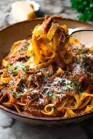 Slow Cooked Shredded Beef Ragu Pasta