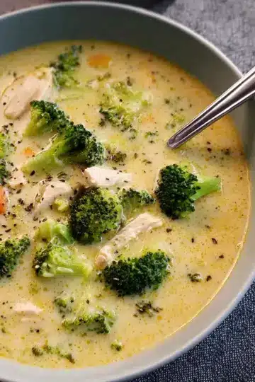 Easy healthy chicken broccoli soup