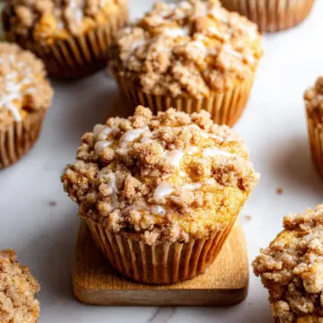 Apple Cinnamon Crumb Muffins
