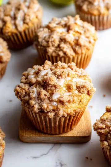 Apple Cinnamon Crumb Muffins