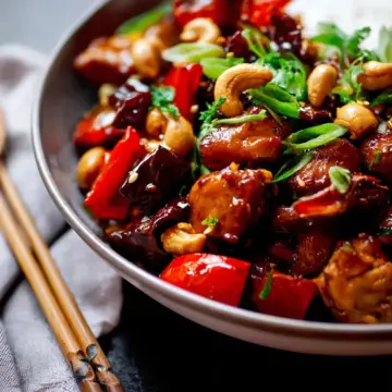 Slow Cooker Kung Pao Chicken (Easy Recipe)
