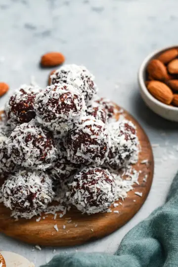 Chocolate Coconut Energy Balls
