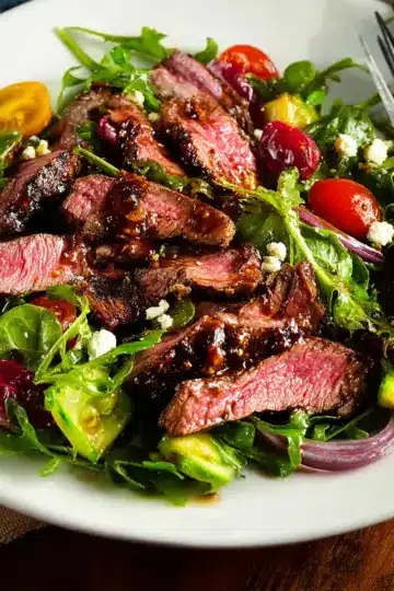 Honey Glazed Skirt Steak Salad: Recipe and Tips